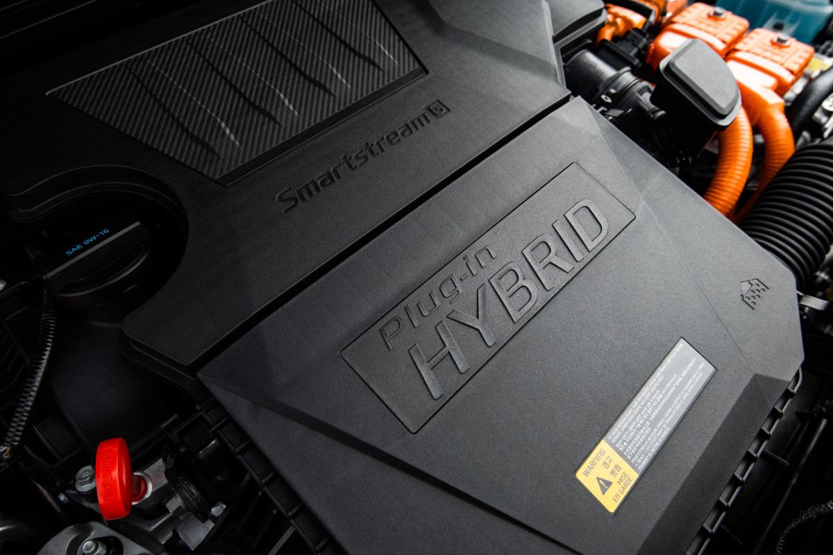 The battery anxiety: which PHEV to choose to avoid running out of charge?