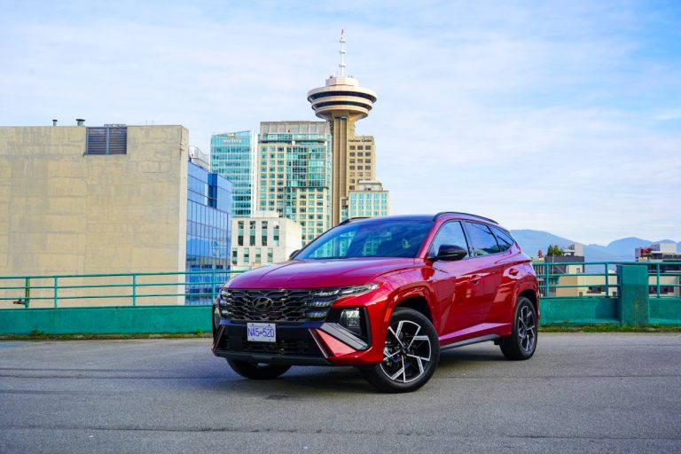 Toyota RAV4 GR Sport vs Hyundai Tucson N-Line: Duel of sporty families