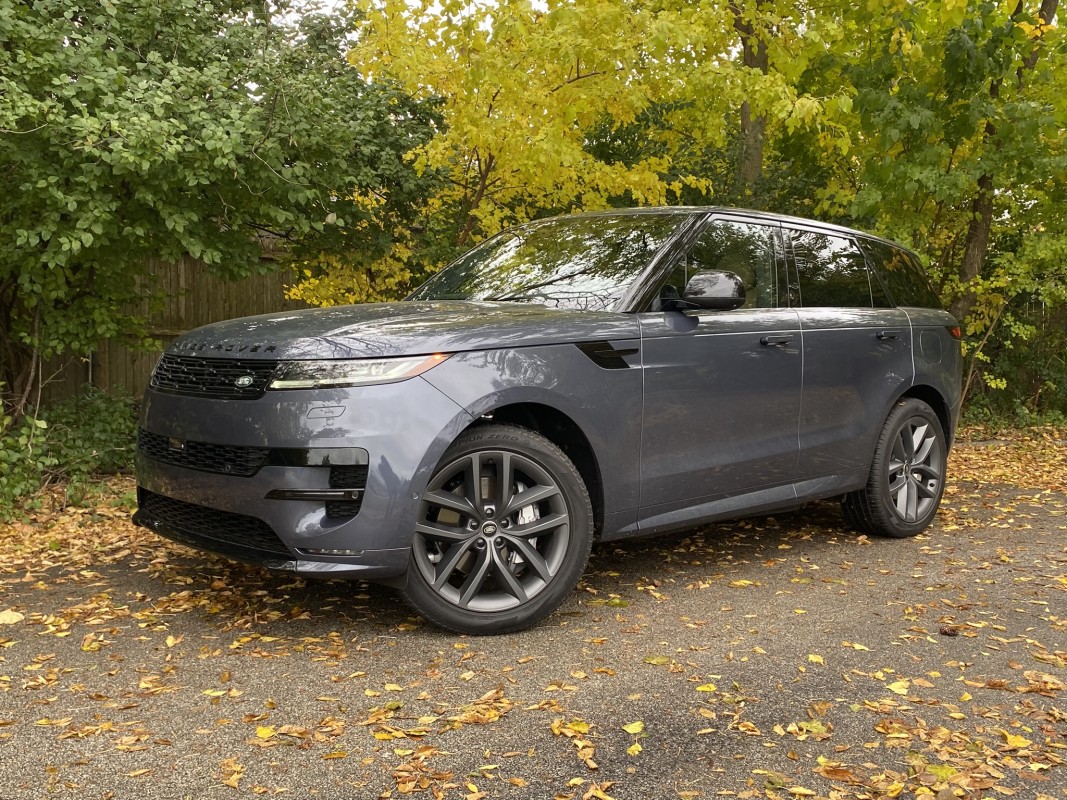 2025 Range Rover Sport PHEV: the electric that roars