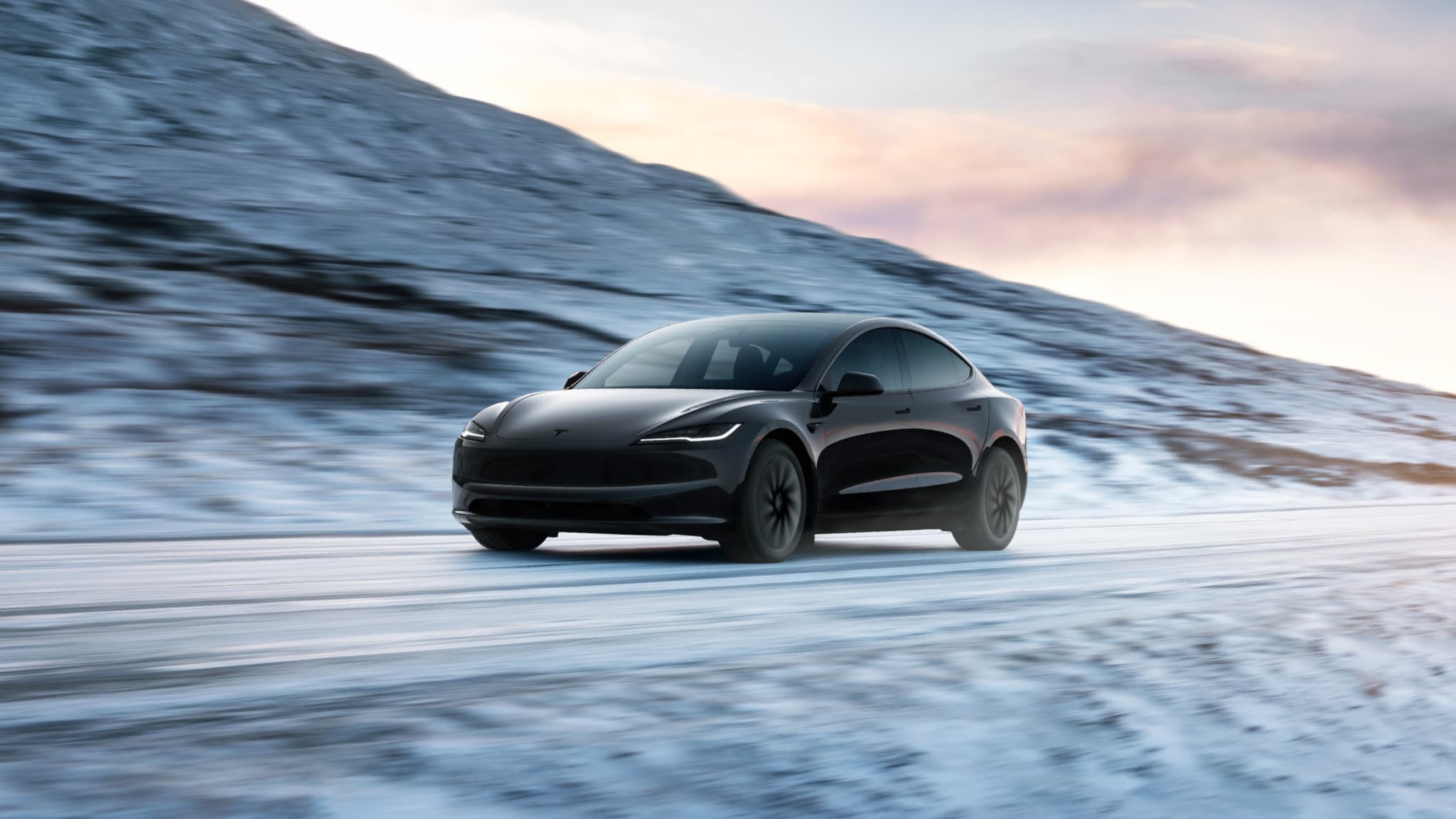 Tesla relaunches the Model 3 with a base version priced at 36,990 euros.