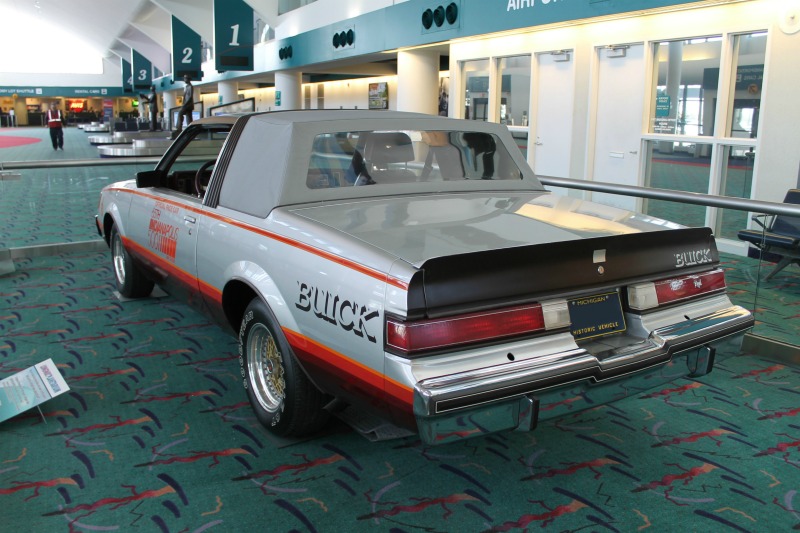 Buick Regal 1981: История ностальгии и скорости