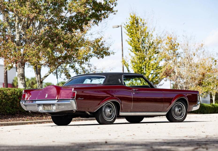 Lincoln Continental Mark III: A Strange Journey Between New York and Washington