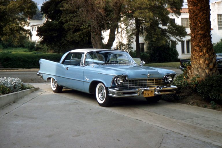 Chrysler and Imperial: The Vintage Elegance of the 1950s to 1970s