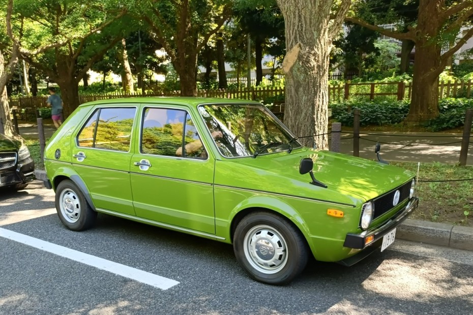 Volkswagen Golf LS 1976: Half a Century of History in Pistachio Green