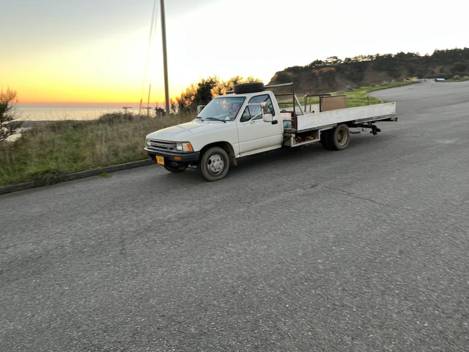 تويوتا: مغامرة بحرية في بورت أورفورد وشاحنتها ذات السرير اللامتناهي