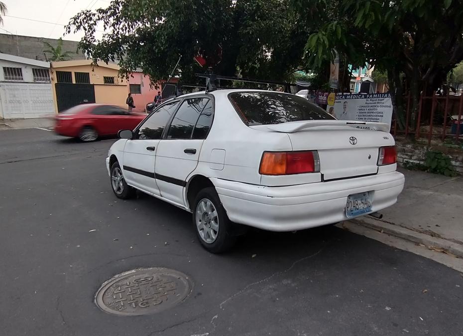 Toyota Tercel (1990-1994): A Small Sedan at the Heart of Salvadoran Peace