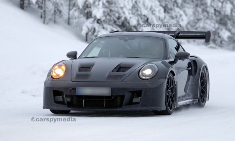 Porsche 911 GT3 RS Facelift (992.2) Spotted in Snowy Conditions