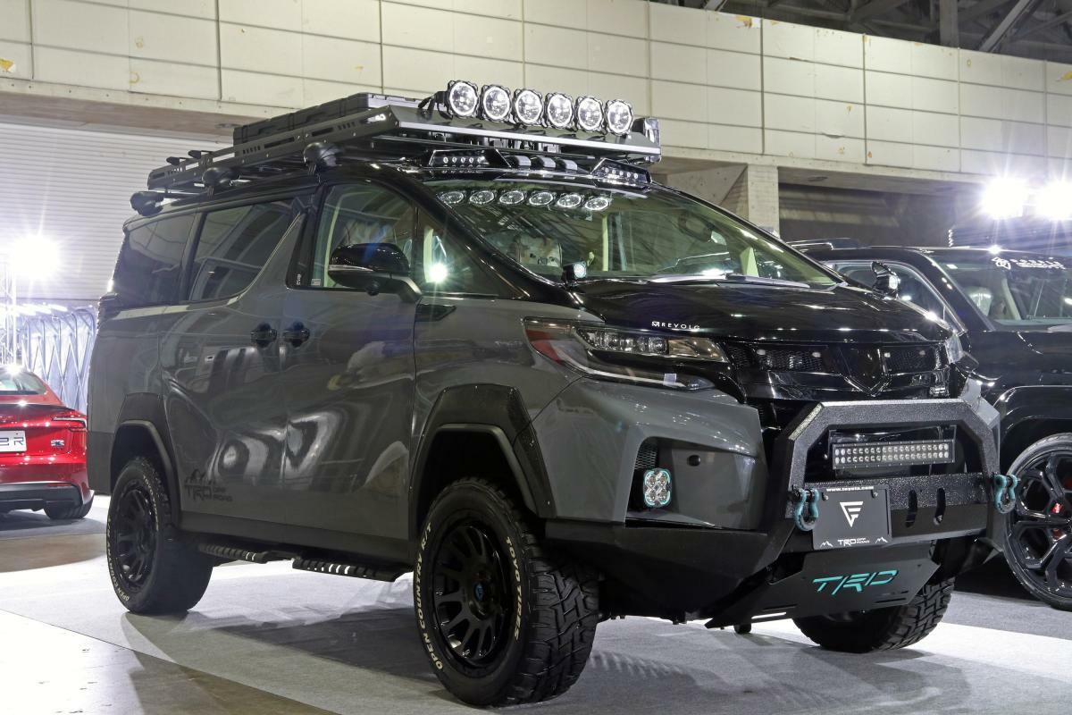  This Toyota Minivan Wants To Be A Land Cruiser