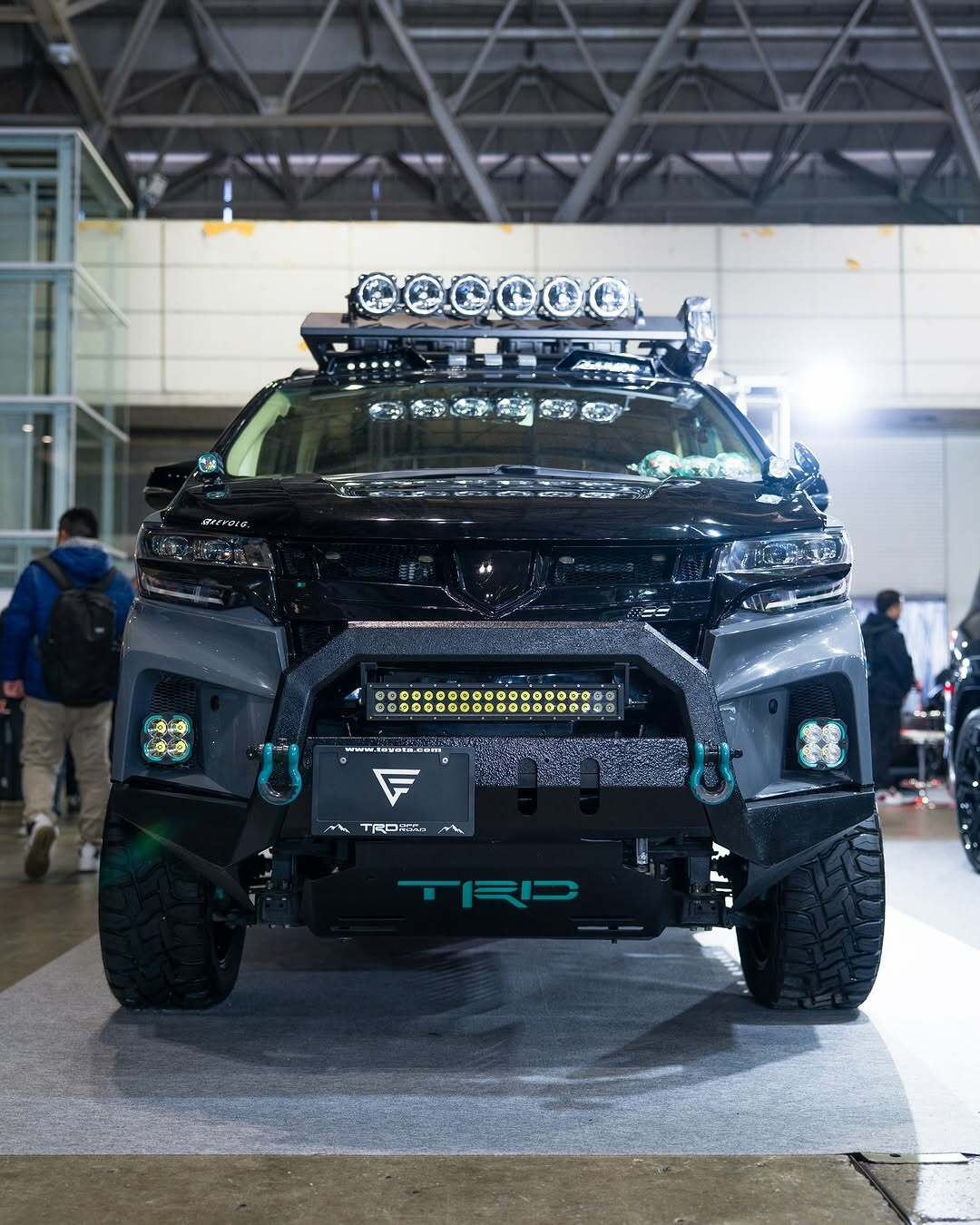  This Toyota Minivan Wants To Be A Land Cruiser