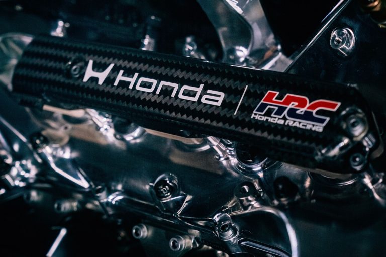 Honda unveils its F1 engine and awaits the FIA's decision.