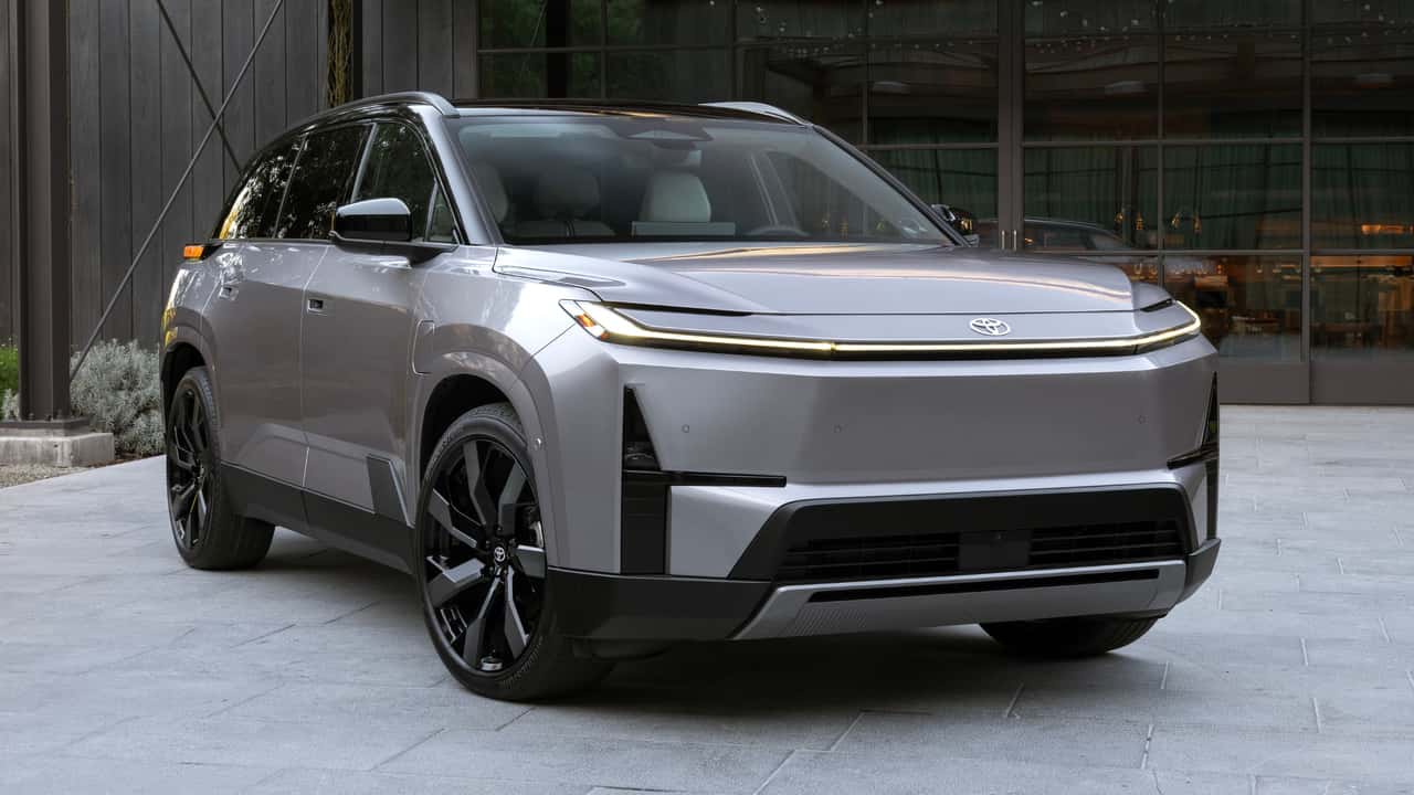 The 2027 Toyota Highlander: An Electrifying Three-Row Electric SUV