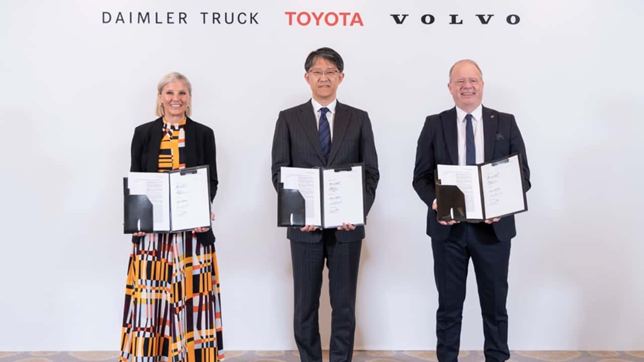 Toyota Teams Up with Daimler and Volvo on Hydrogen
