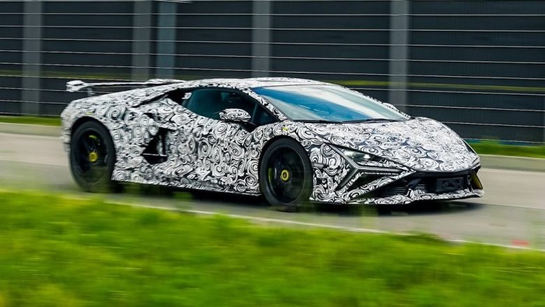 Lamborghini Revuelto SV: VIP Clients Get First Look at New Hybrid Hypercar