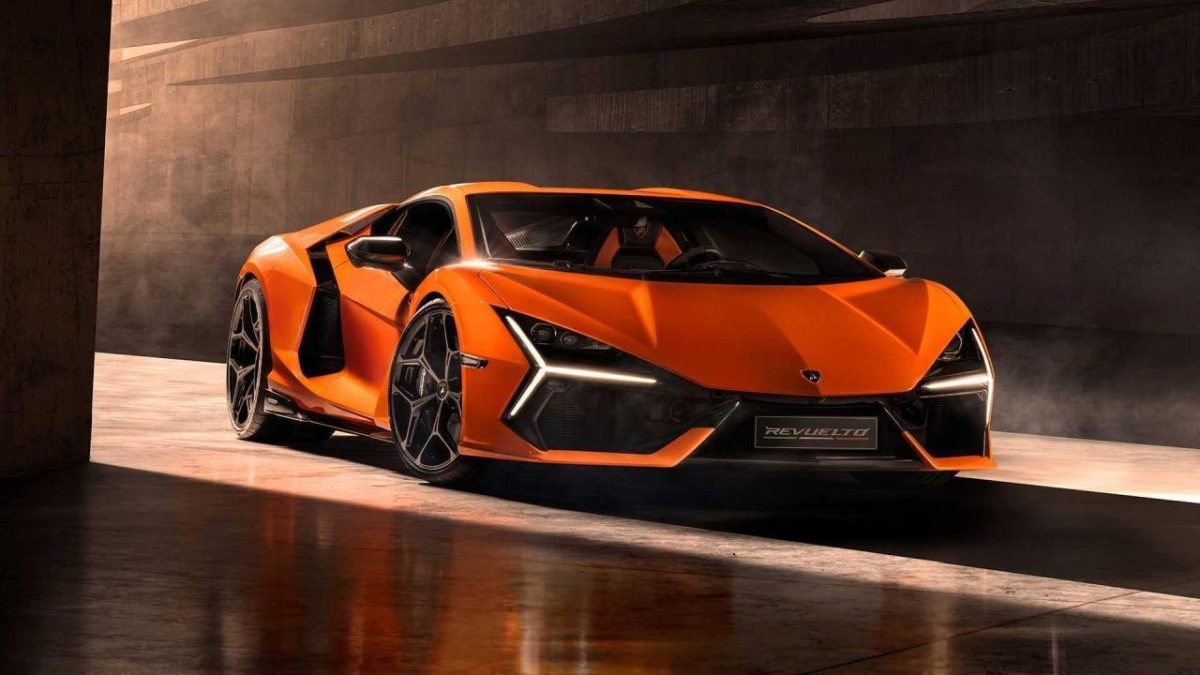 VW Mulls Selling Lamborghini Stake to Fund EV Push
