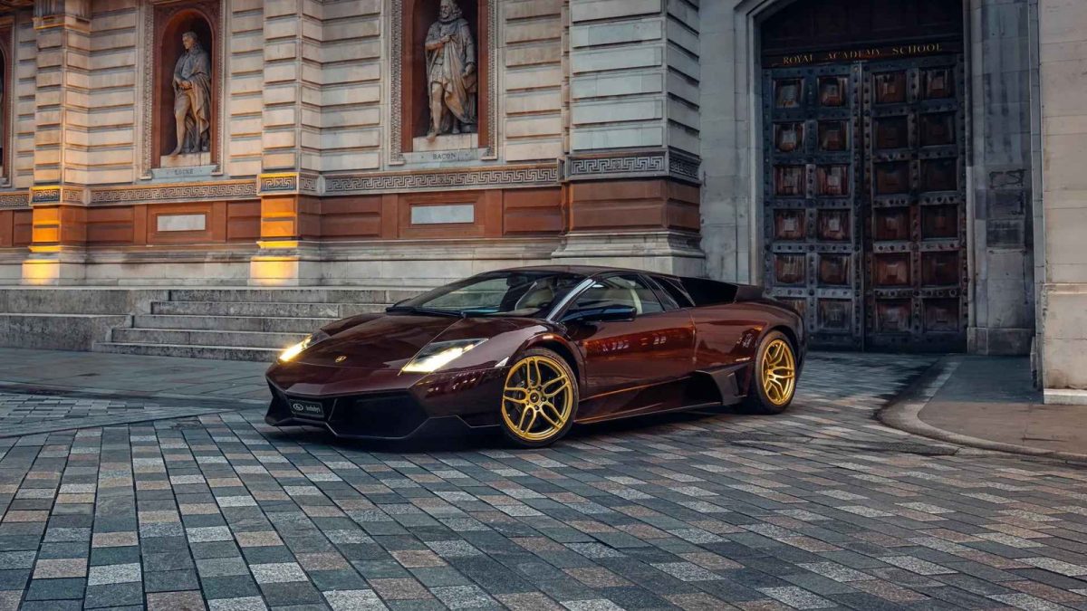 The Last Manual V12 Lamborghini? This Murciélago SV Is a Unicorn Hunt